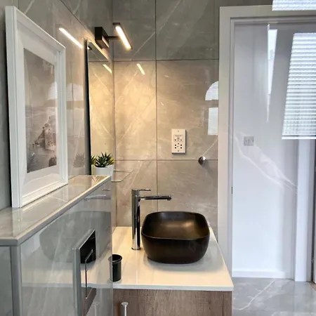 H&o Diamond Complex Sea View *