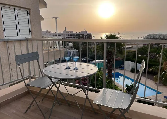 H&o Diamond Complex Sea View