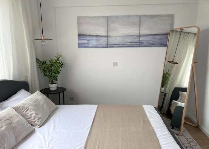 H&o Diamond Complex Sea View *