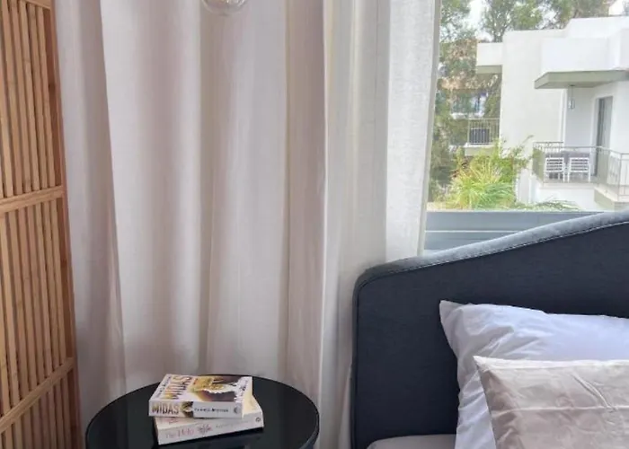 H&o Diamond Complex Sea View