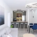Apartment H&o Diamond Complex Sea View